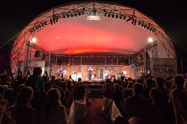 The Cat Empire closes off a night at Main Stage with a full blown dance.